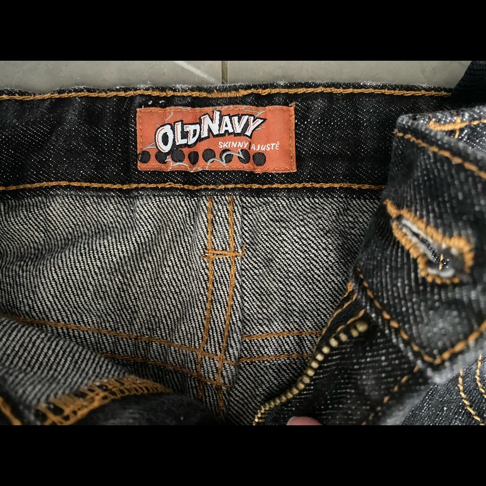 Old Navy boy’s Skinny Jeans - Picture 3 of 5